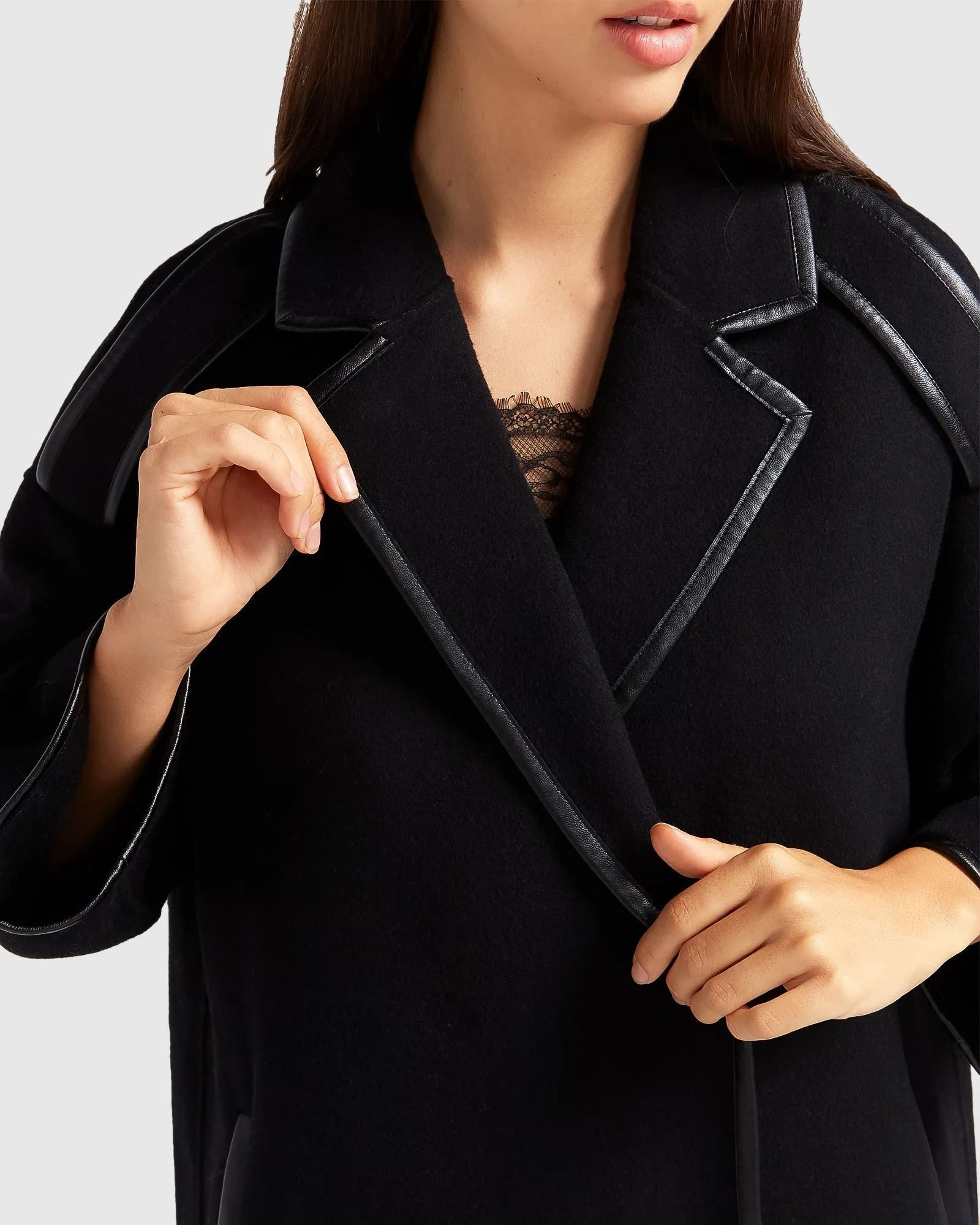 Incomplete Kiss Trimmed Coat - Black