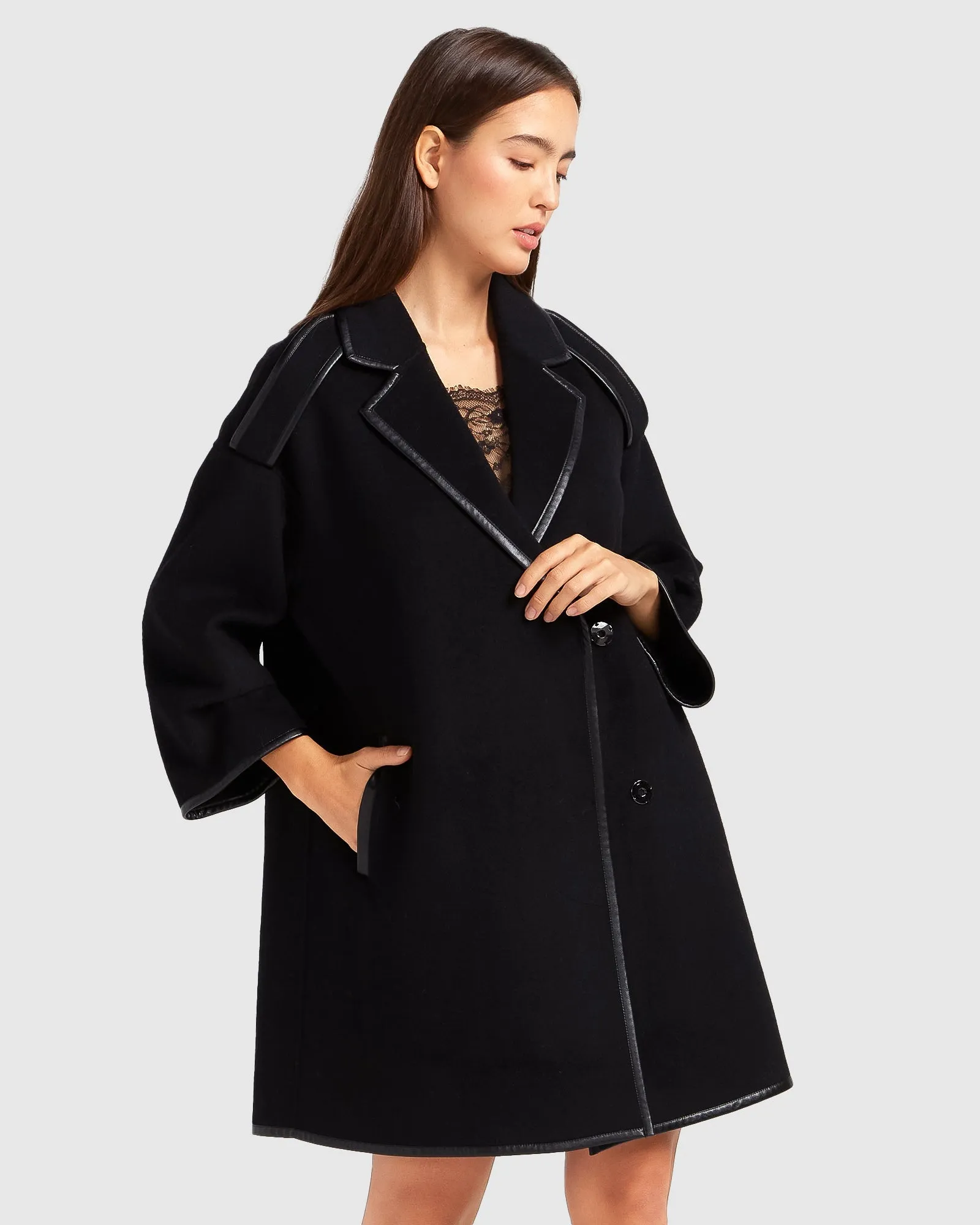 Incomplete Kiss Trimmed Coat - Black