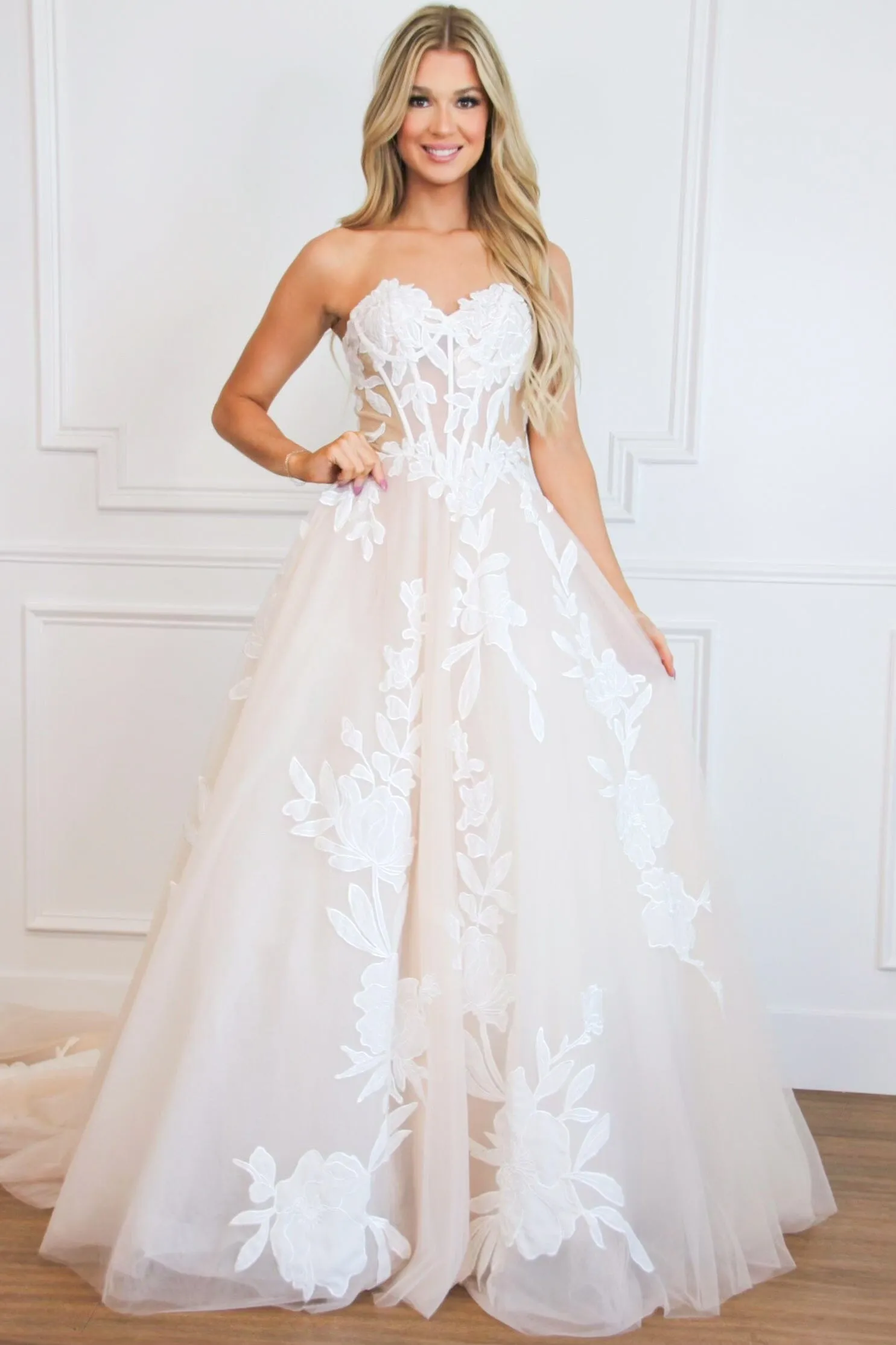 Paisley Floral Applique Lace Bustier Detachable Long Sleeve Ball Gown Wedding Dress: White/Nude