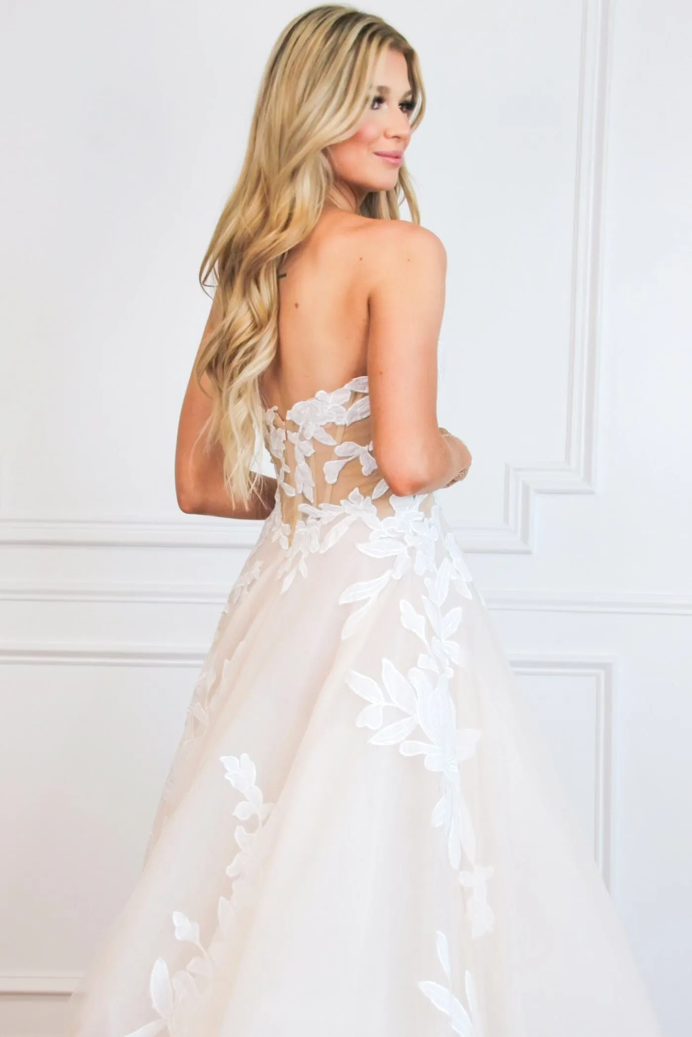 Paisley Floral Applique Lace Bustier Detachable Long Sleeve Ball Gown Wedding Dress: White/Nude