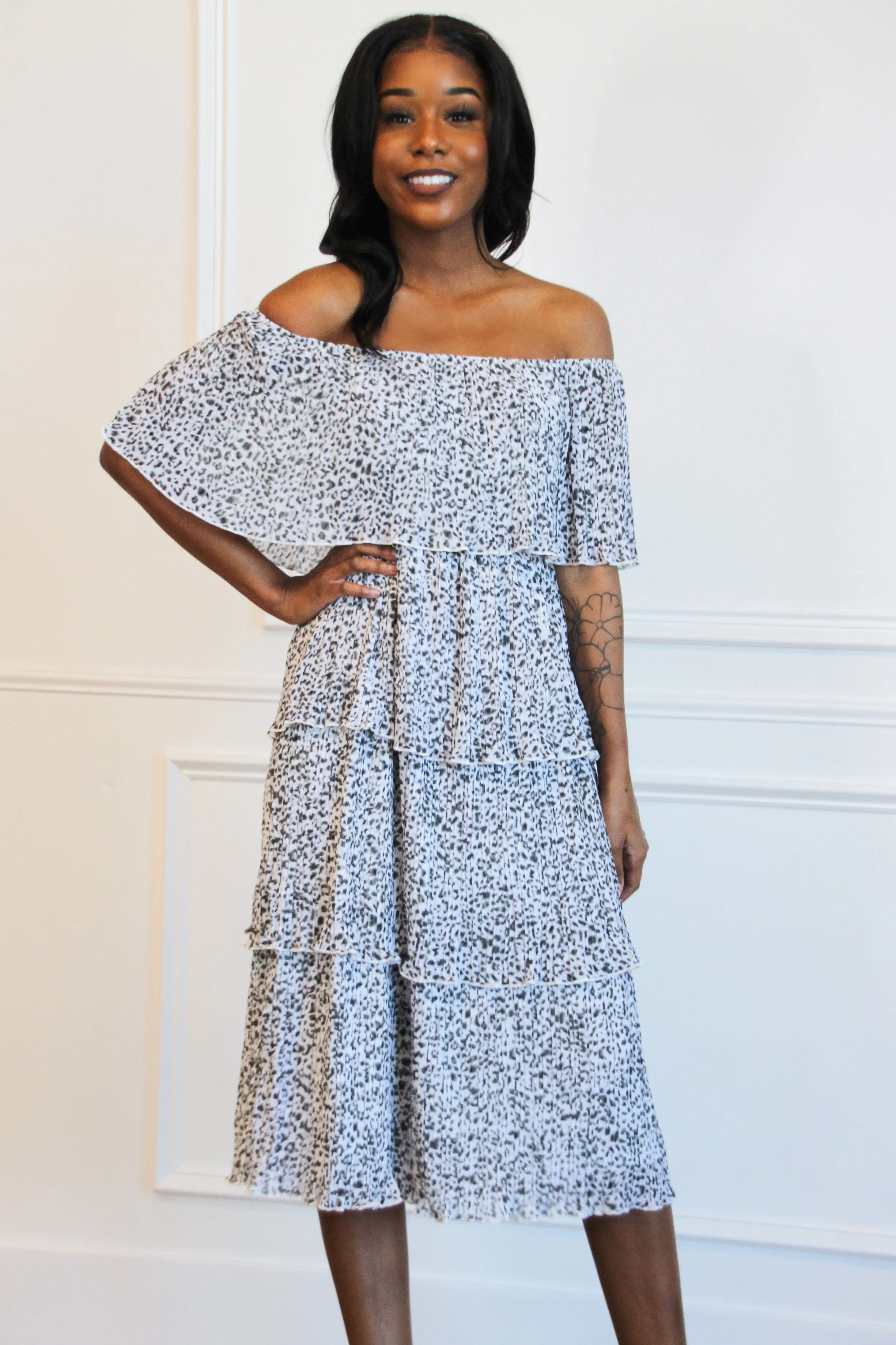Seeing Spots Pleated Midi Dress: Black/White