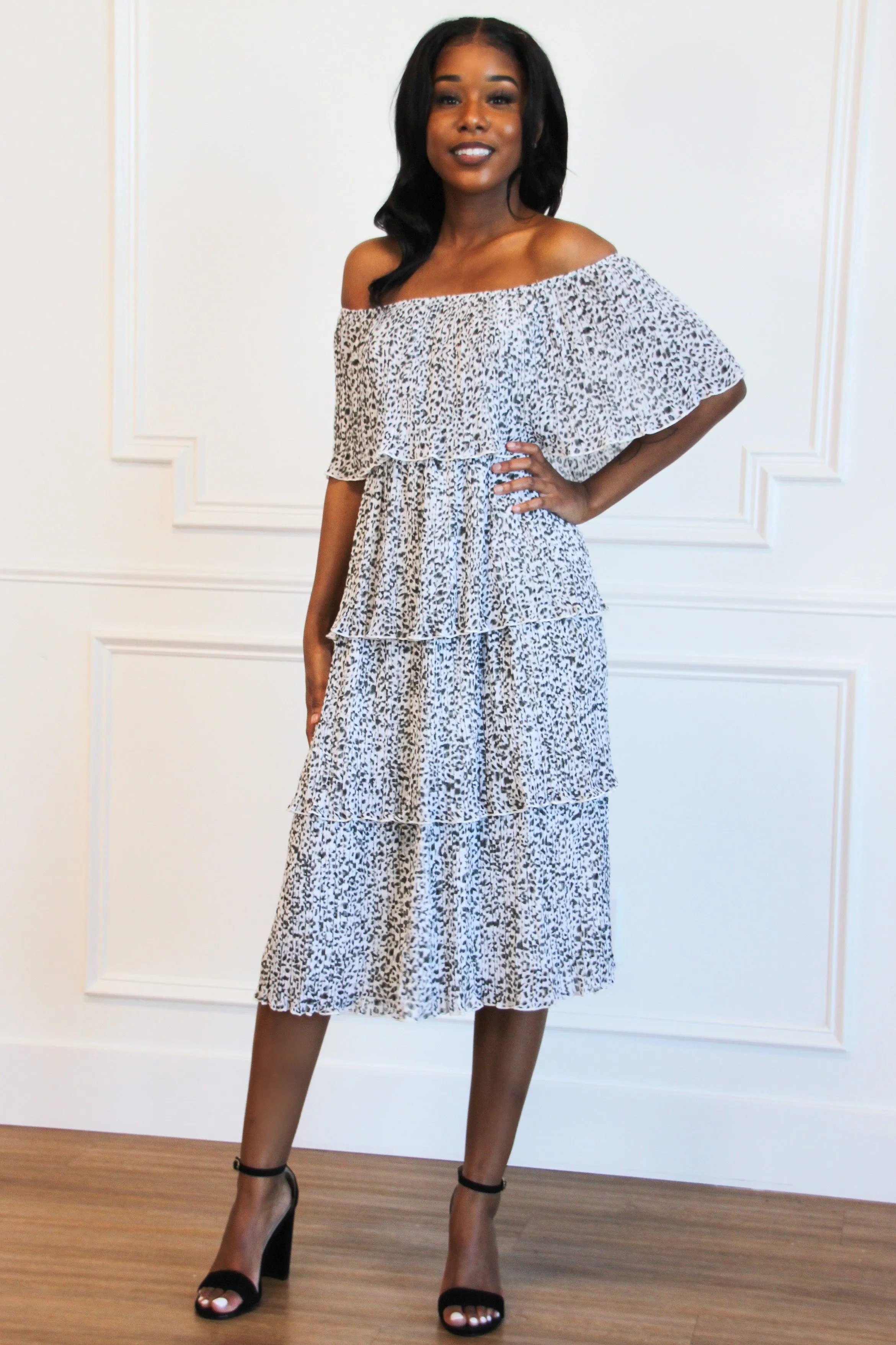 Seeing Spots Pleated Midi Dress: Black/White