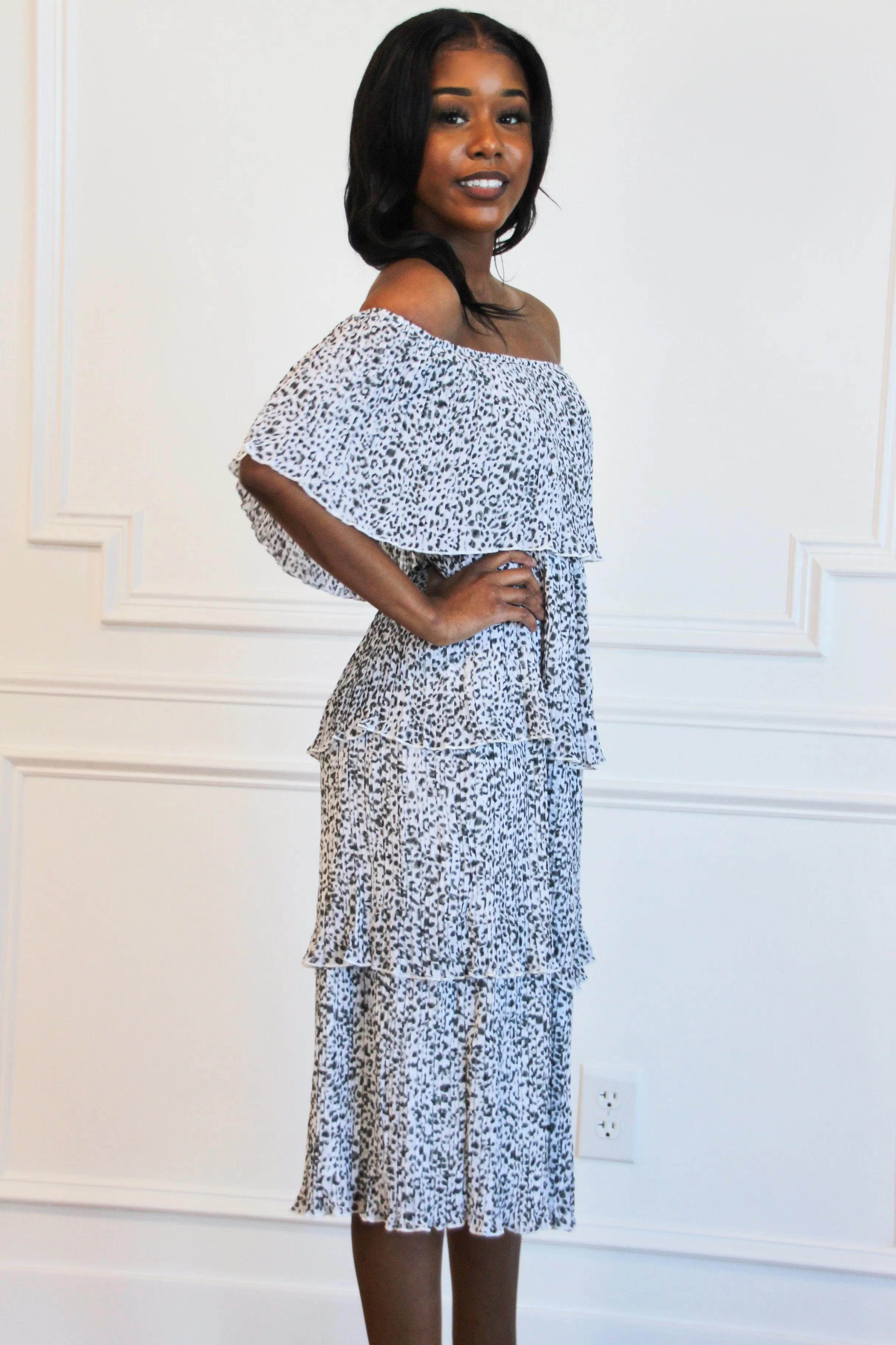 Seeing Spots Pleated Midi Dress: Black/White