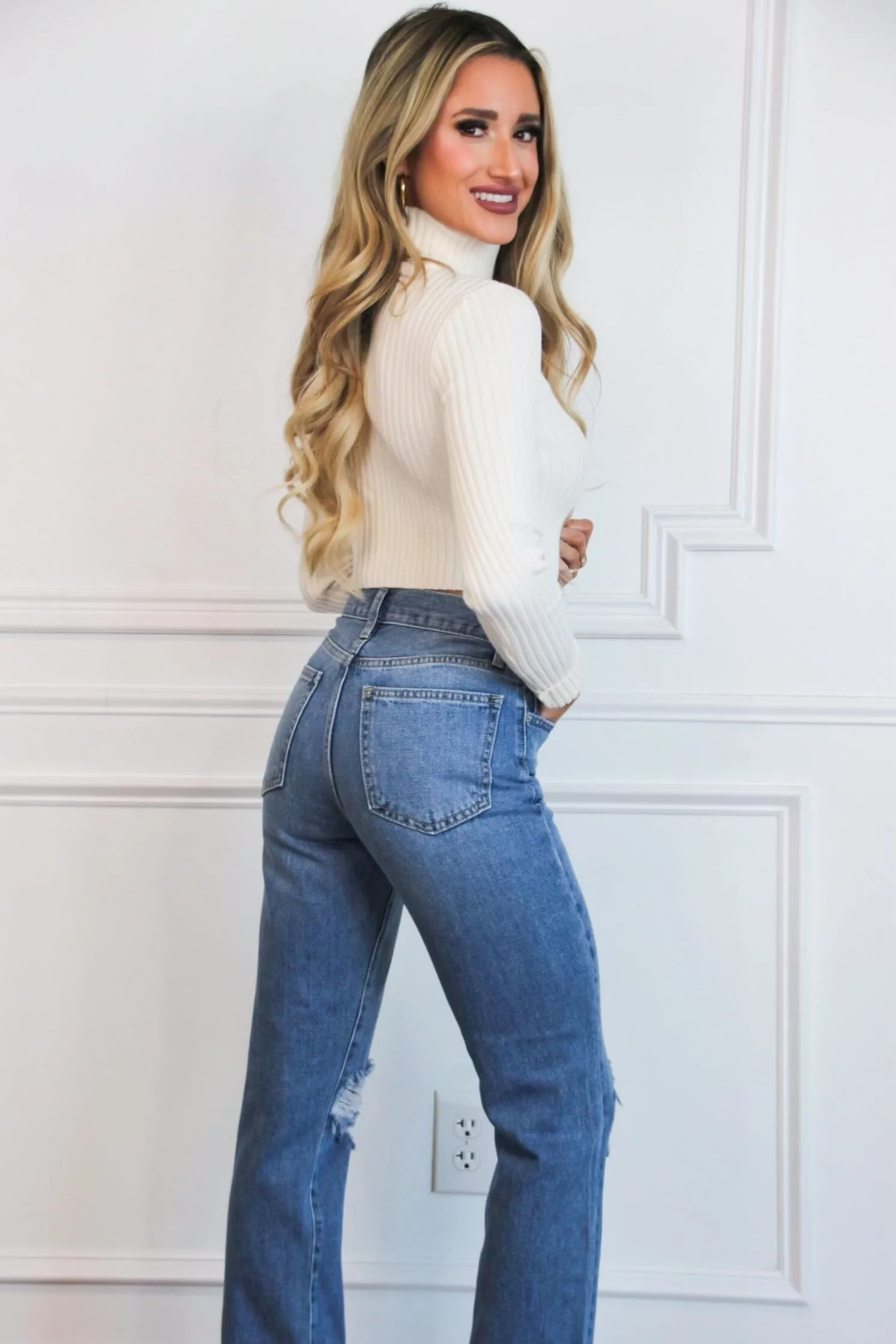 Tinslee Turtleneck Ribbed Cropped Sweater: Cream