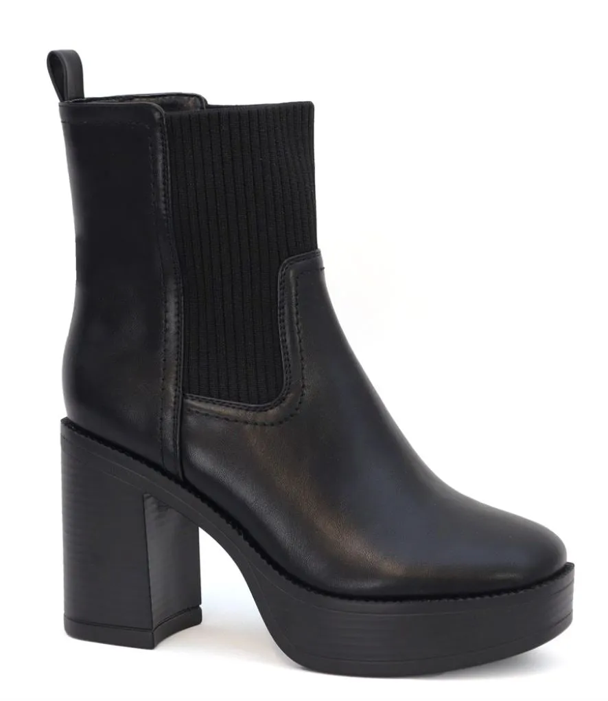 Yale Chunky Booties: Black